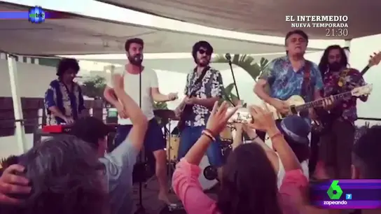 El Gran Wyoming con su banda y con Arturo Valls como ‘corista’ El Gran Wyoming con su banda y con Arturo Valls como ‘corista’