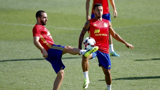 Dani Carvajal, en el entrenamiento de la Roja Dani Carvajal, en el entrenamiento de la Roja