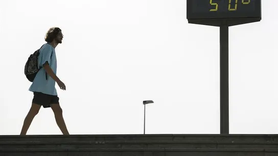 El termómetro marca 50 grados en Sevilla El termómetro marca 50 grados en Sevilla