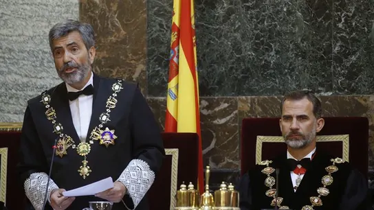 Carlos Lesmes junto al Rey Felipe VI Carlos Lesmes junto al Rey Felipe VI