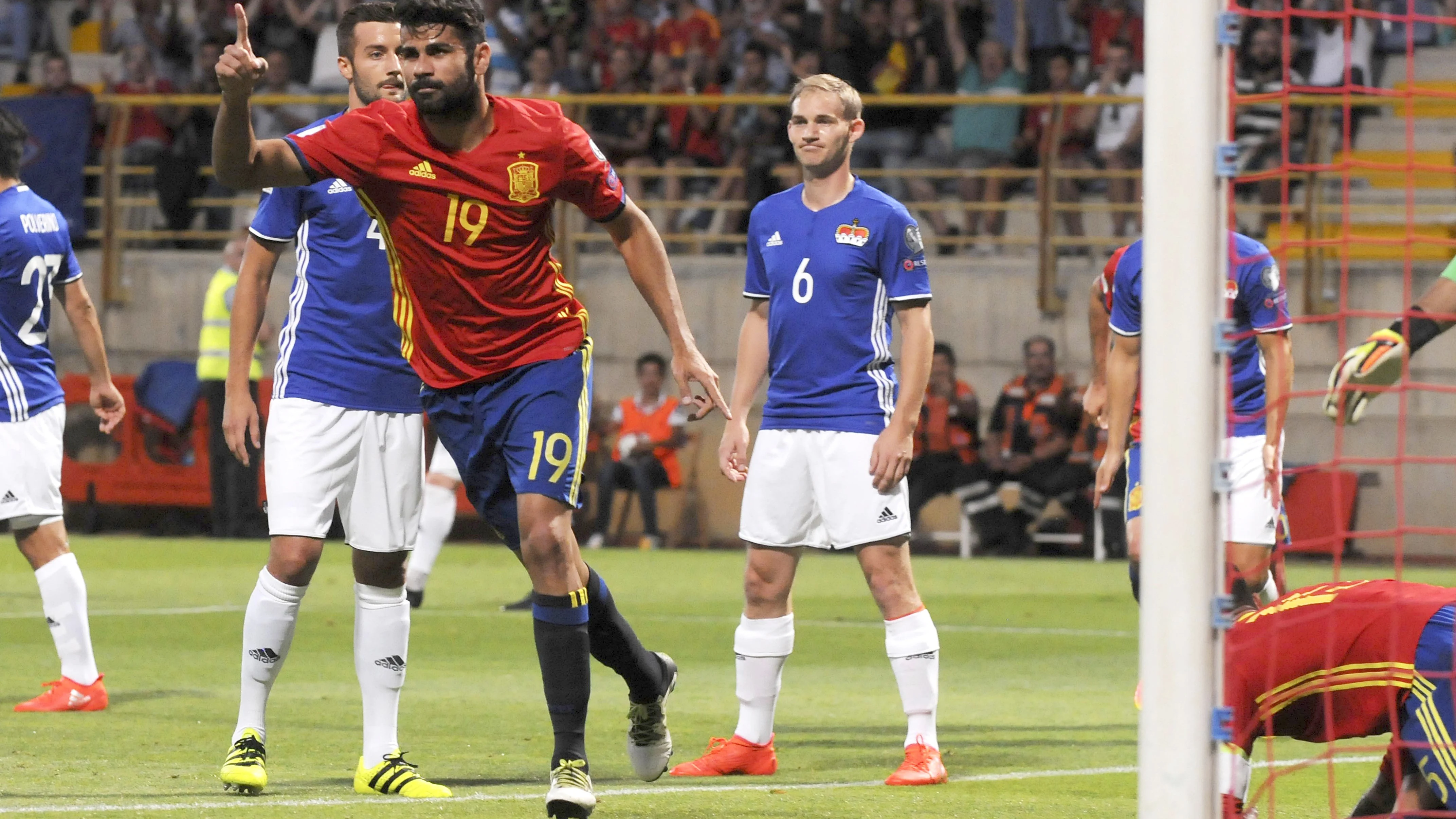 Diego Costa celebrando un gol con la Selección española