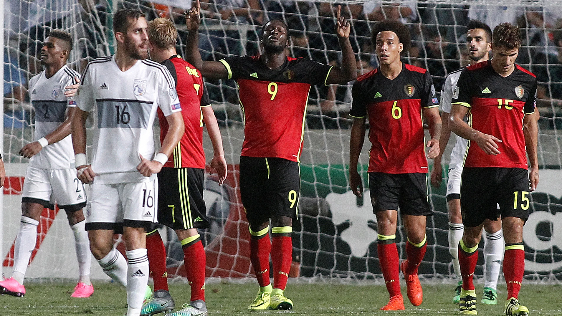 Bélgica arrolla a Chipre en el debut oficial de Roberto Martínez.