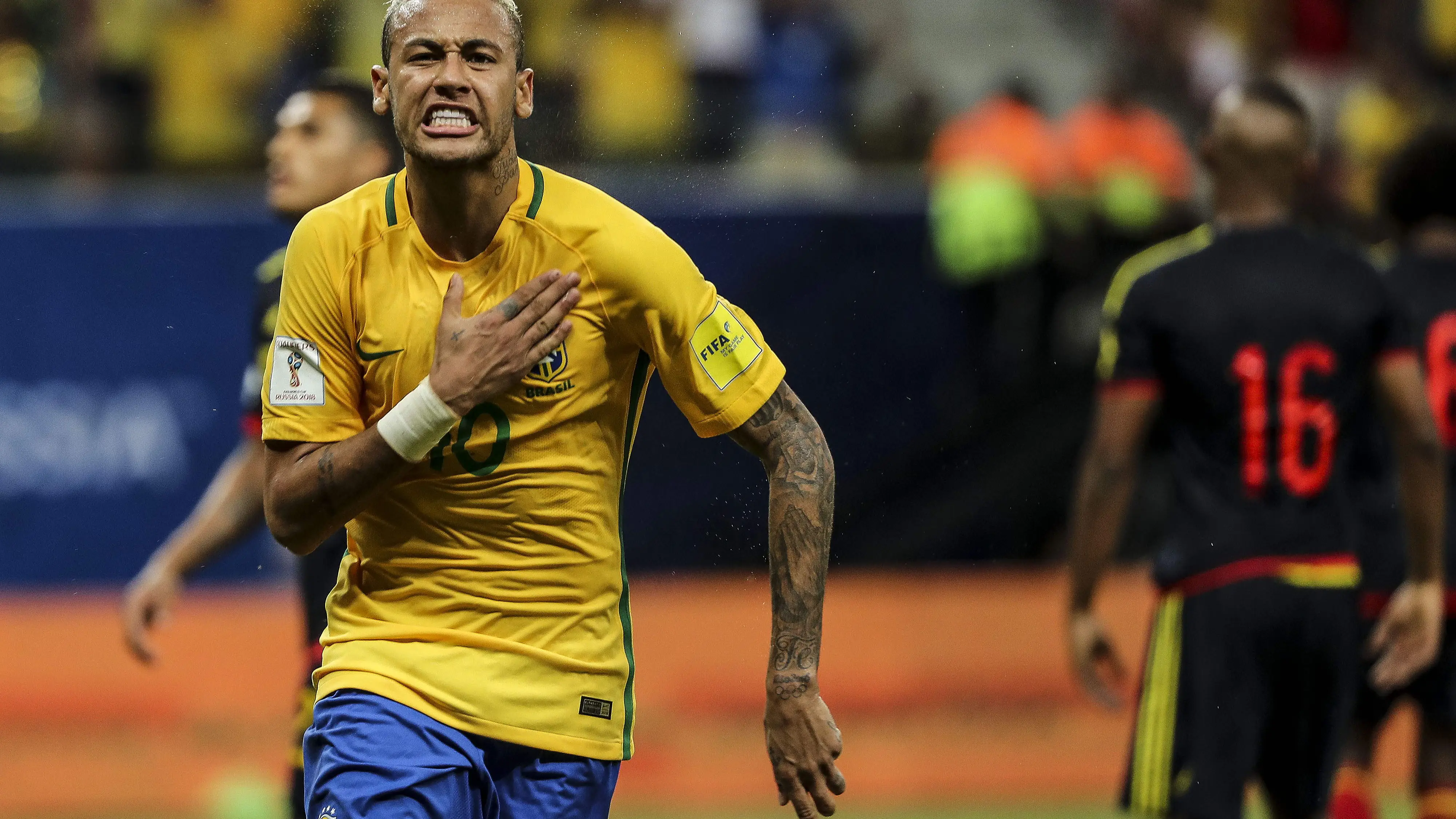 Neymar celebra un gol con la Selecci&oacute;n de Brasil