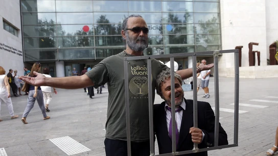 Xavi Castillo parodia a Rus en la cárcel Xavi Castillo parodia a Rus en la cárcel
