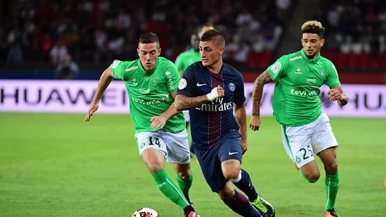 Verratti conduce el balón en un partido con el PSG Verratti conduce el balón en un partido con el PSG