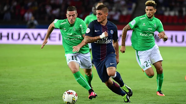 Verratti conduce el balón en un partido con el PSG Verratti conduce el balón en un partido con el PSG