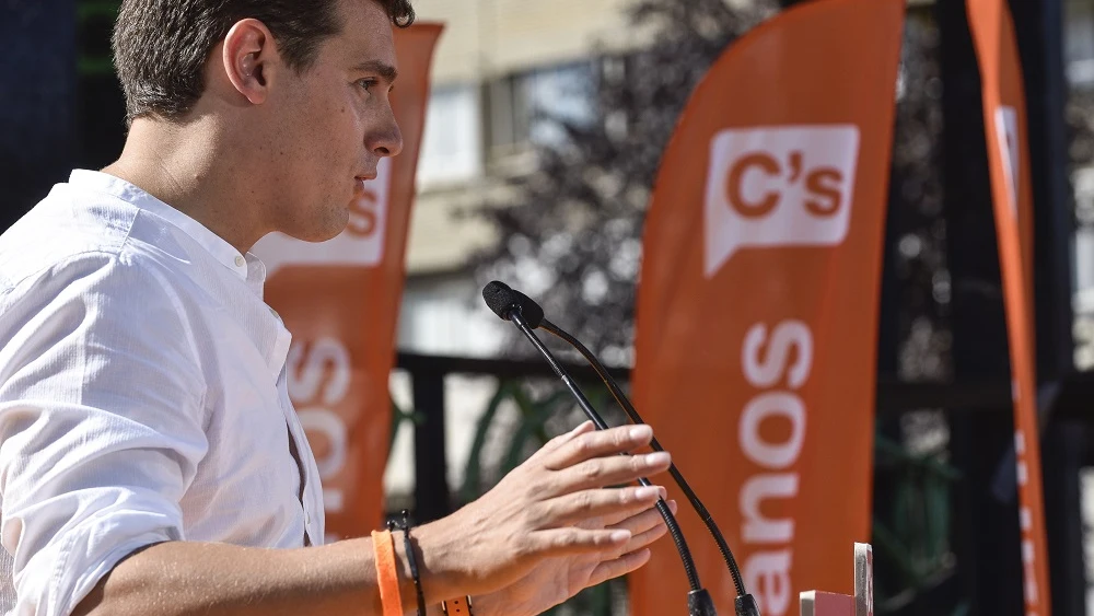 Albert Rivera durante su intervenci&oacute;n en un acto de campa&ntilde;a de su formaci&oacute;n en Bilbao