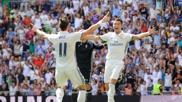 Bale y Cristiano celebran un gol