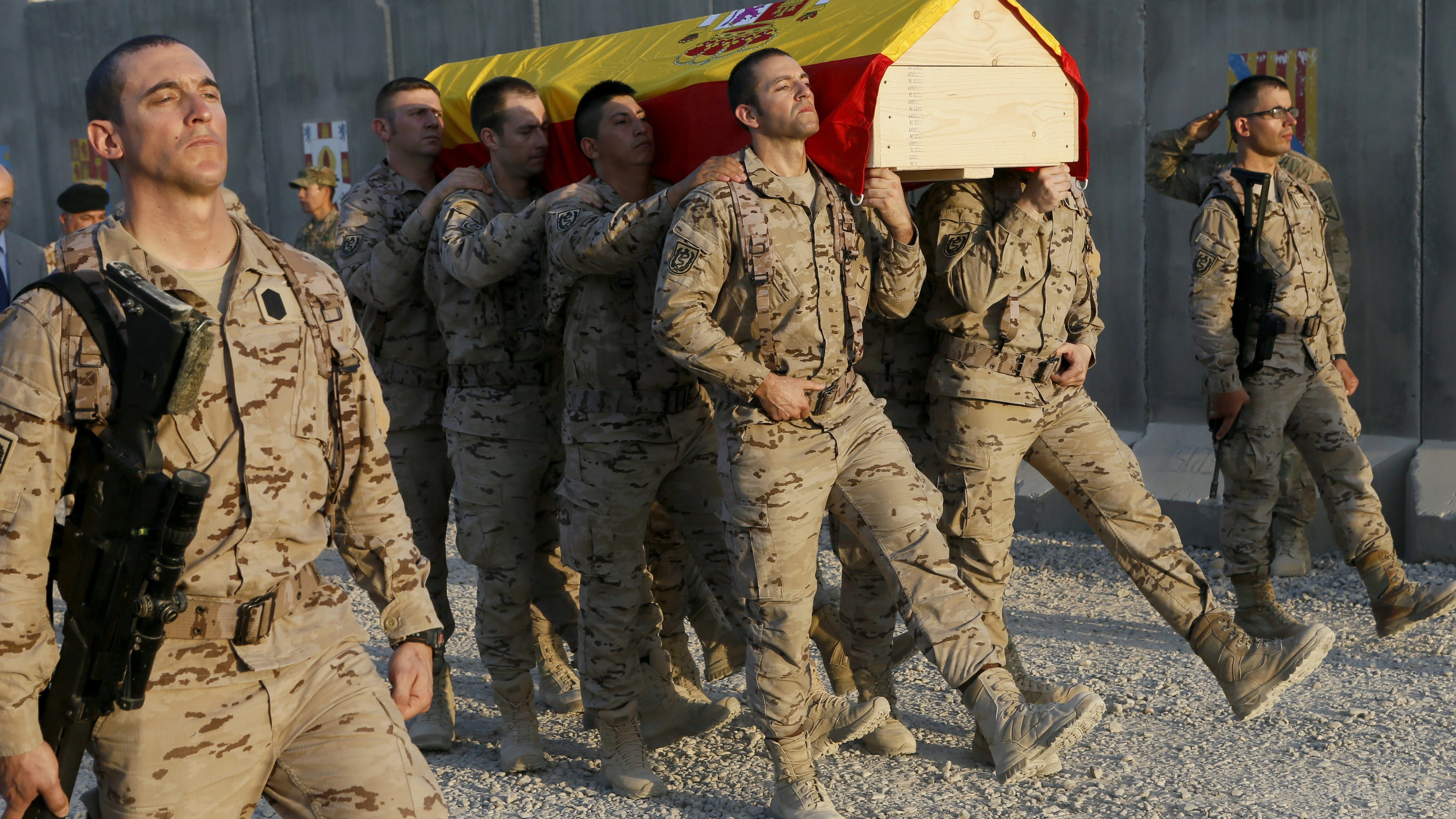 Ceremonia de despedida en la base española en Irak