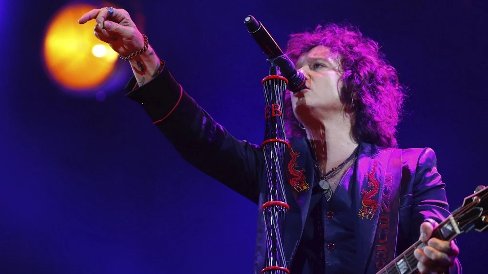 El cantante Enrique Bunbury durante el concierto de la sexta edición del DCODE