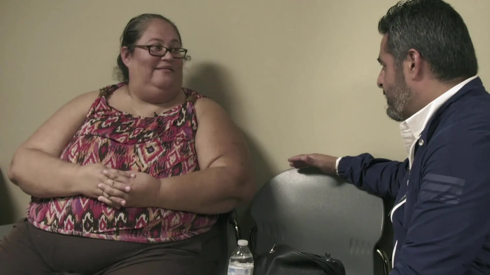 Jalis de la Serna entrevista a una mujer con sobrepeso