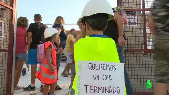 Frame 4.152761 de: Clases en barracones, obras, precariedad entre los docentes...así empiezan algunos colegios el nuevo curso Frame 4.152761 de: Clases en barracones, obras, precariedad entre los docentes...así empiezan algunos colegios el nuevo curso