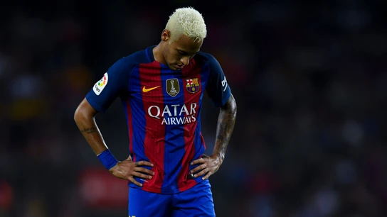 Neymar, cabizbajo tras la derrota ante el Alavés Neymar, cabizbajo tras la derrota ante el Alavés