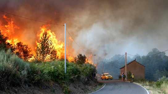 Incendio forestal en la comarca de El Bierzo Incendio forestal en la comarca de El Bierzo