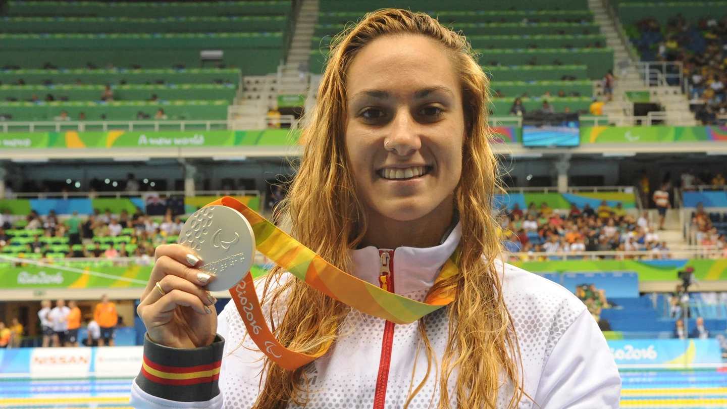 Sarai Gascón, con su medalla de plata. Sarai Gascón, con su medalla de plata.