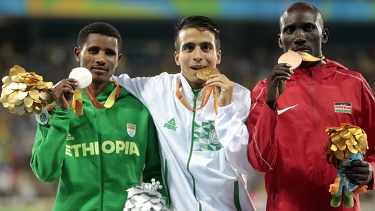 Abdellatif Baka, Tamiru Demisse y Henry Kirwa, podio del 1500 en los Juegos Paralímpicos Abdellatif Baka, Tamiru Demisse y Henry Kirwa, podio del 1500 en los Juegos Paralímpicos