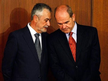 Los expresidentes andaluces Manuel Chaves y José Antonio Griñán. Los expresidentes andaluces Manuel Chaves y José Antonio Griñán.