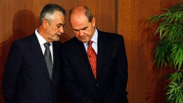 Los expresidentes andaluces Manuel Chaves y José Antonio Griñán.