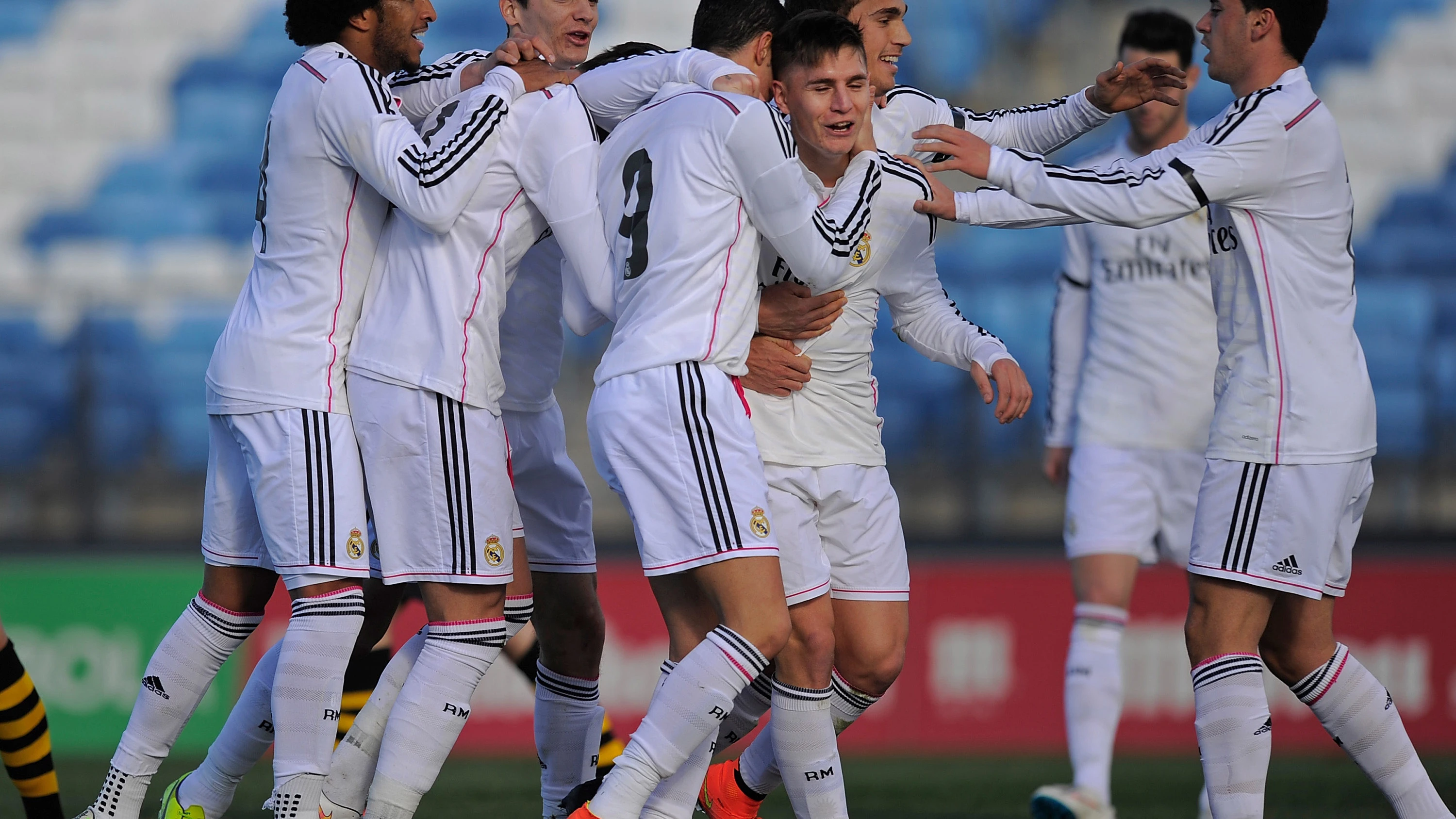 El Real Madrid Castilla celebrando un gol El Real Madrid Castilla celebrando un gol