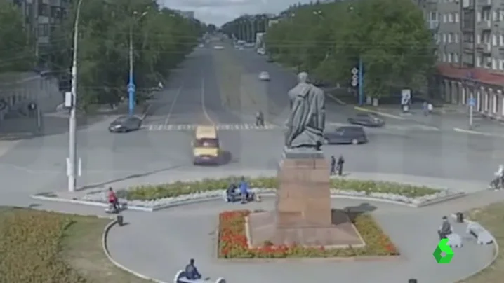 Frame 1.717537 de: BUS RUSIA