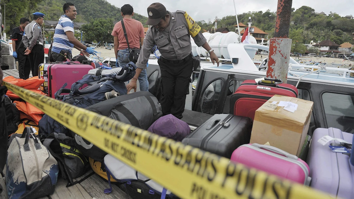 Maletas de los heridos en el accidente en Bali