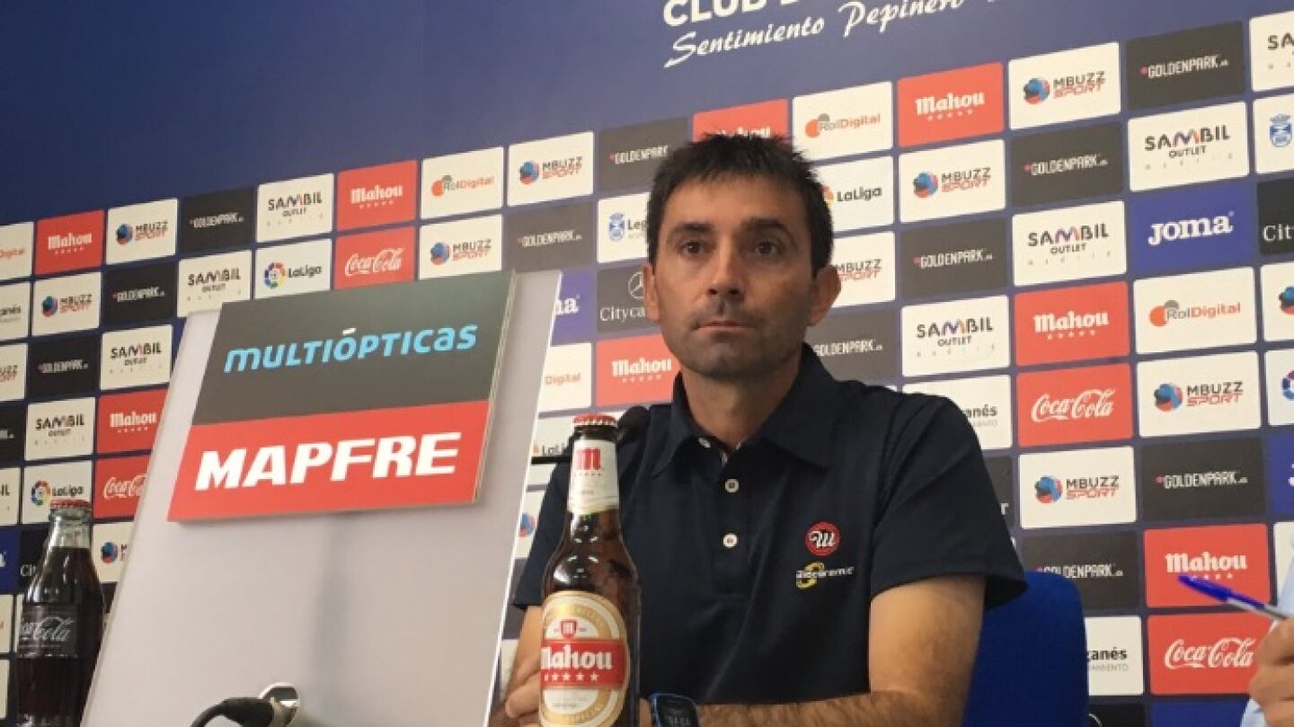 Garitano atiende a los medios en rueda de prensa