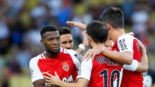 Thomas Lemar celebra un gol con sus compañeros Thomas Lemar celebra un gol con sus compañeros
