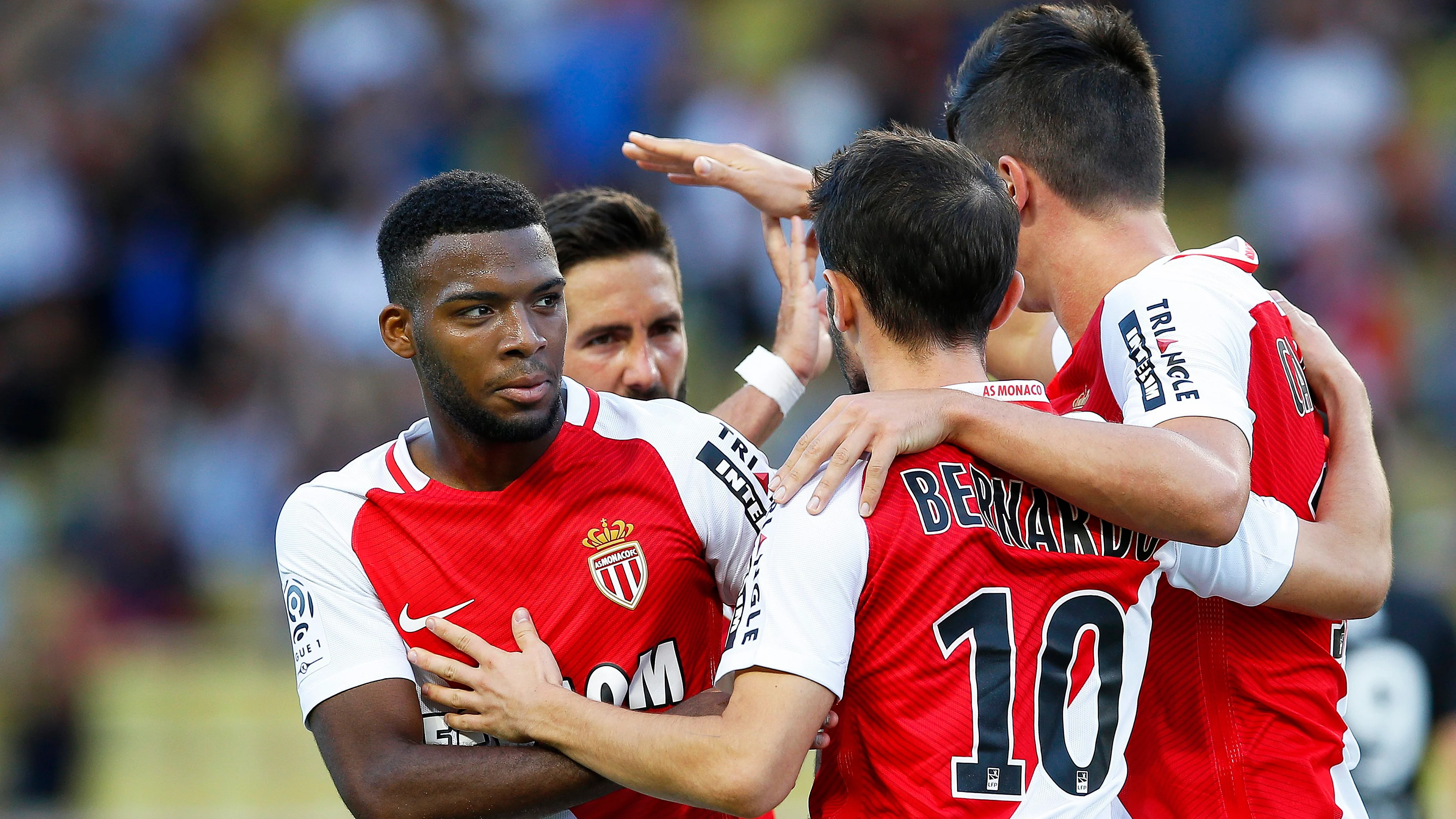 Thomas Lemar celebra un gol con sus compañeros