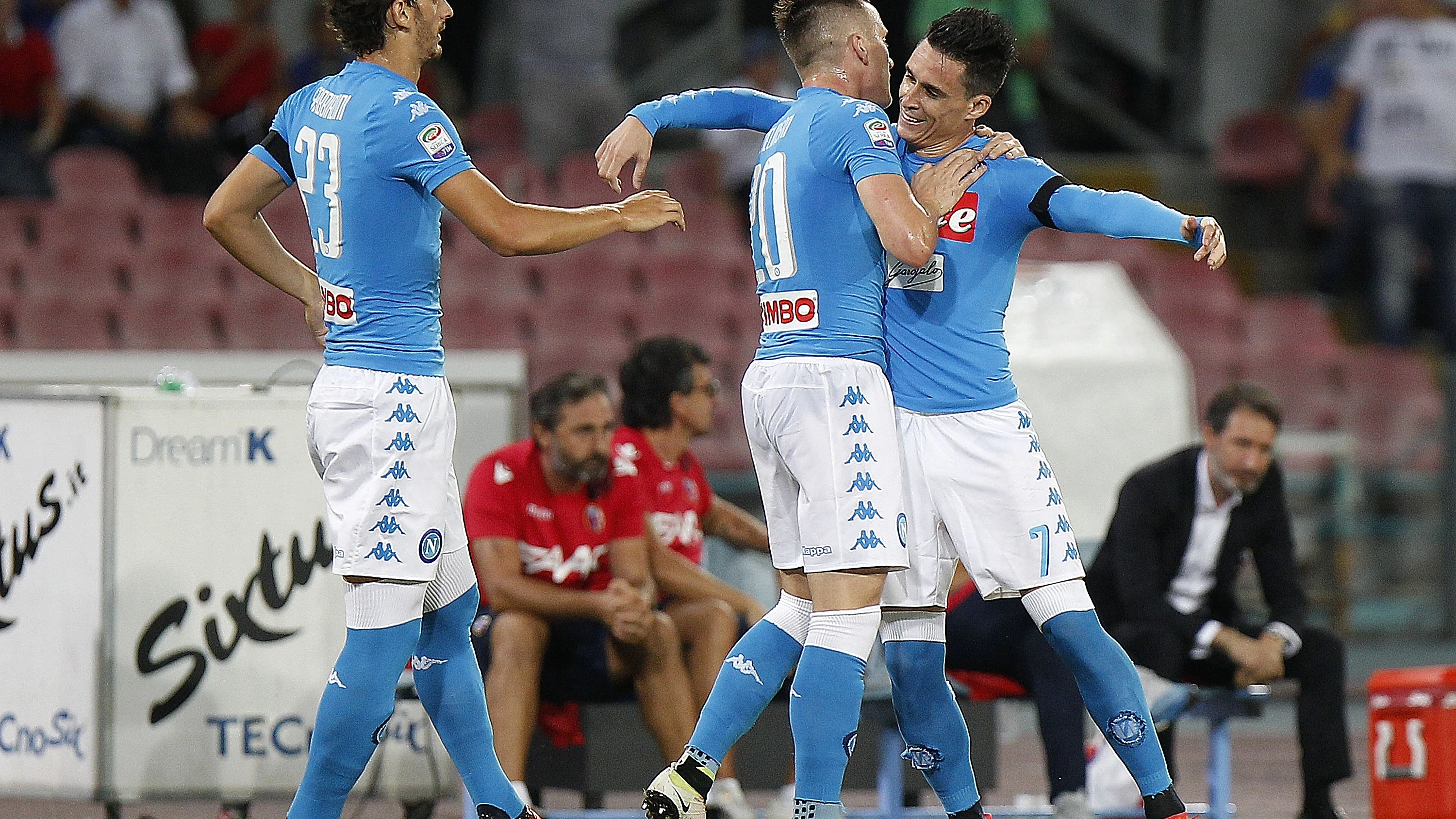 Callejón celebra el 1-0 frente al Bolonia