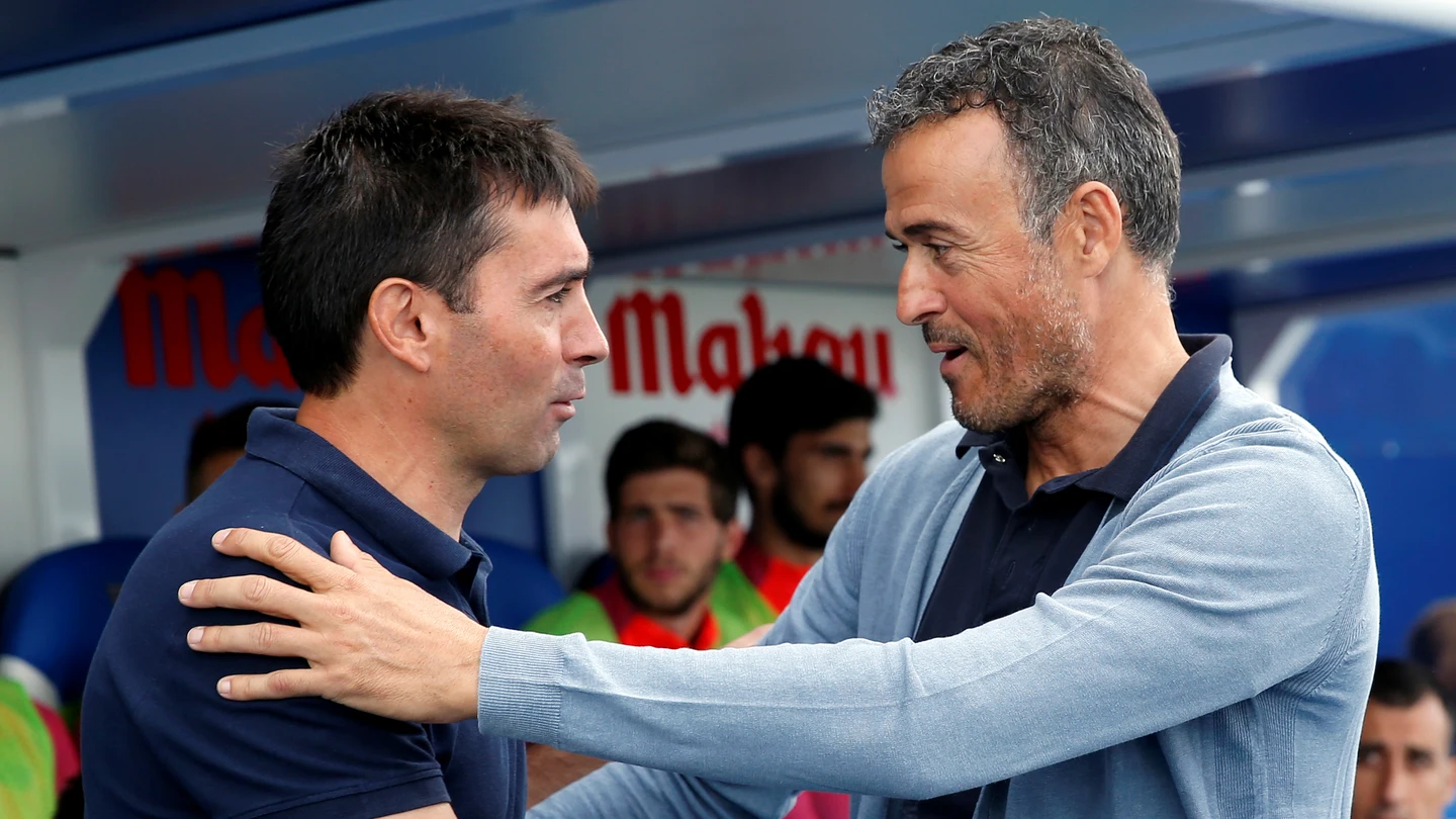 Luis Enrique saluda a Garitano en Butarque Luis Enrique saluda a Garitano en Butarque