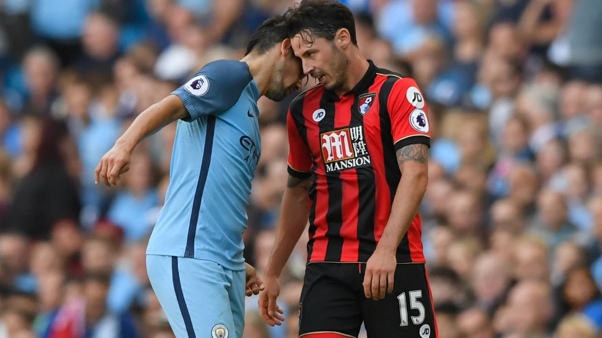 Intento de cabezazo de Nolito