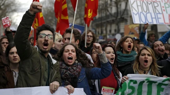 Las protestas en Francia contra la reforma laboral aprobada por Hollande se convierten en resistencia Las protestas en Francia contra la reforma laboral aprobada por Hollande se convierten en resistencia