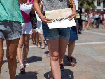 Turquía y Francia, dos países donde varias mujeres han sido increpadas por llevar pantalones cortos Turquía y Francia, dos países donde varias mujeres han sido increpadas por llevar pantalones cortos