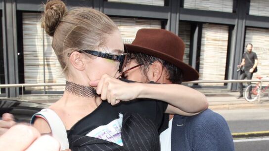 La modelo Gigi Hadid se defiende a golpes de un acosador en Mil&aacute;n: &iquest;C&oacute;mo se atreve ese idiota a cogerme?