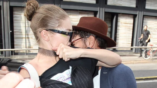 La modelo Gigi Hadid se defiende a golpes de un acosador en Milán: ¿Cómo se atreve ese idiota a cogerme? La modelo Gigi Hadid se defiende a golpes de un acosador en Milán: ¿Cómo se atreve ese idiota a cogerme?