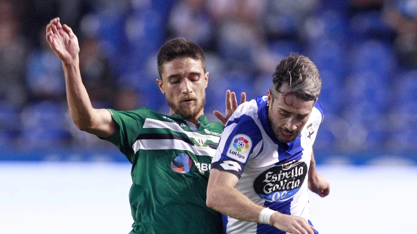 Ramos y Correia disputan el balón durante el Deportivo - Leganés Ramos y Correia disputan el balón durante el Deportivo - Leganés