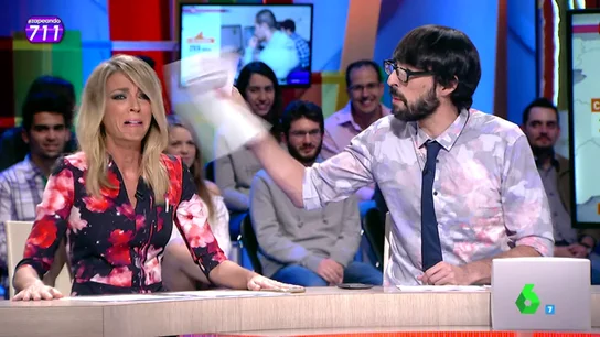 Frame 125.991014 de: Anna Simon tras conocer la deuda pública: "Traedme un café pero reutilizar los posos que no estamos para gastar" Frame 125.991014 de: Anna Simon tras conocer la deuda pública: "Traedme un café pero reutilizar los posos que no estamos para gastar"