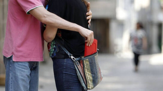 Robo mediante la t&eacute;cnica del abrazo