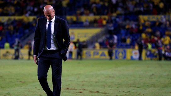 Zinedine Zidane abandona el campo de Las Palmas Zinedine Zidane abandona el campo de Las Palmas