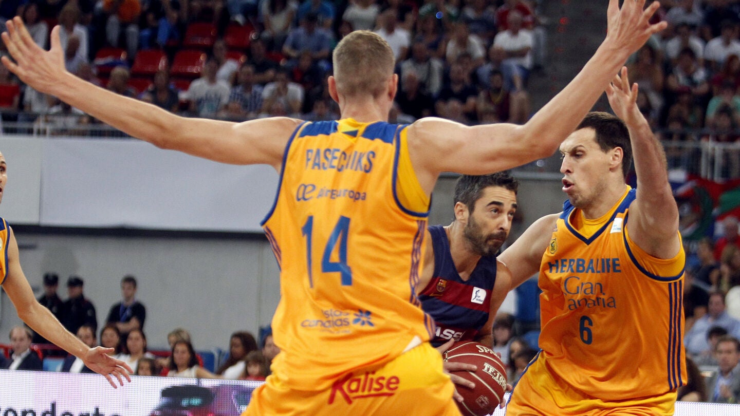 La defensa del Herbalife Gran Canaria detiene el paso a Juan Carlos Navarro