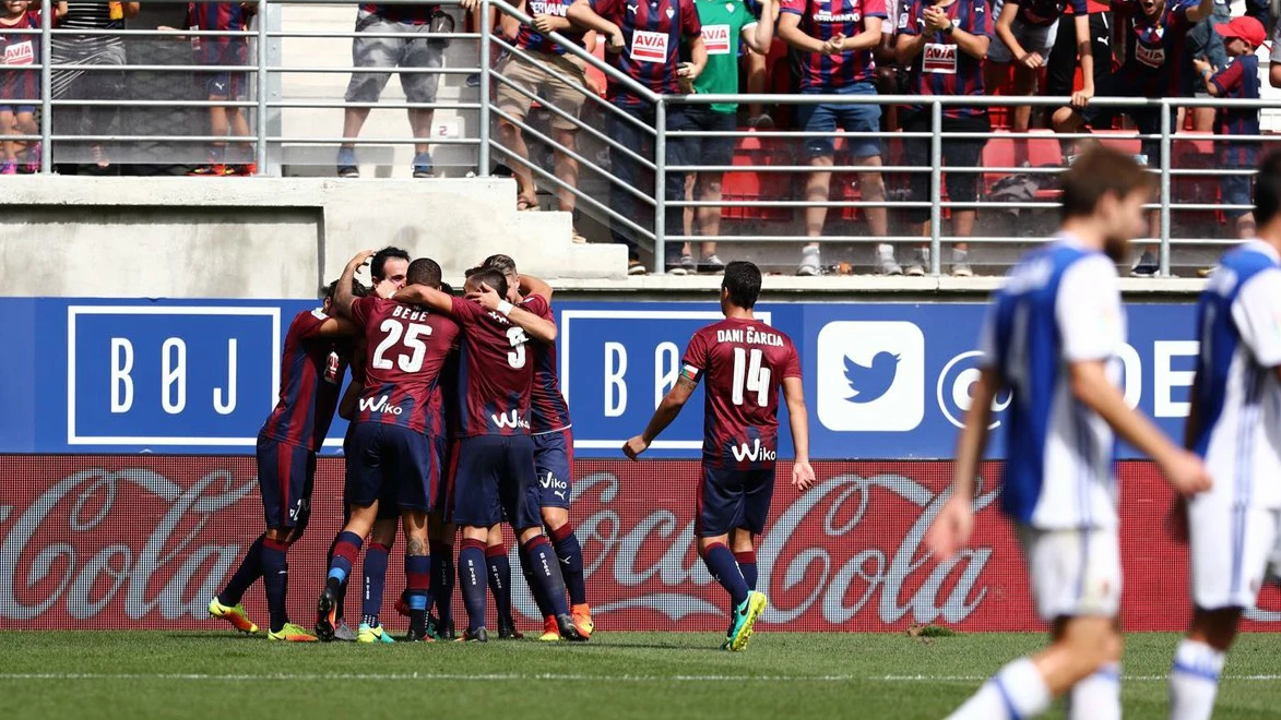 El Eibar celebra un gol ante la Real