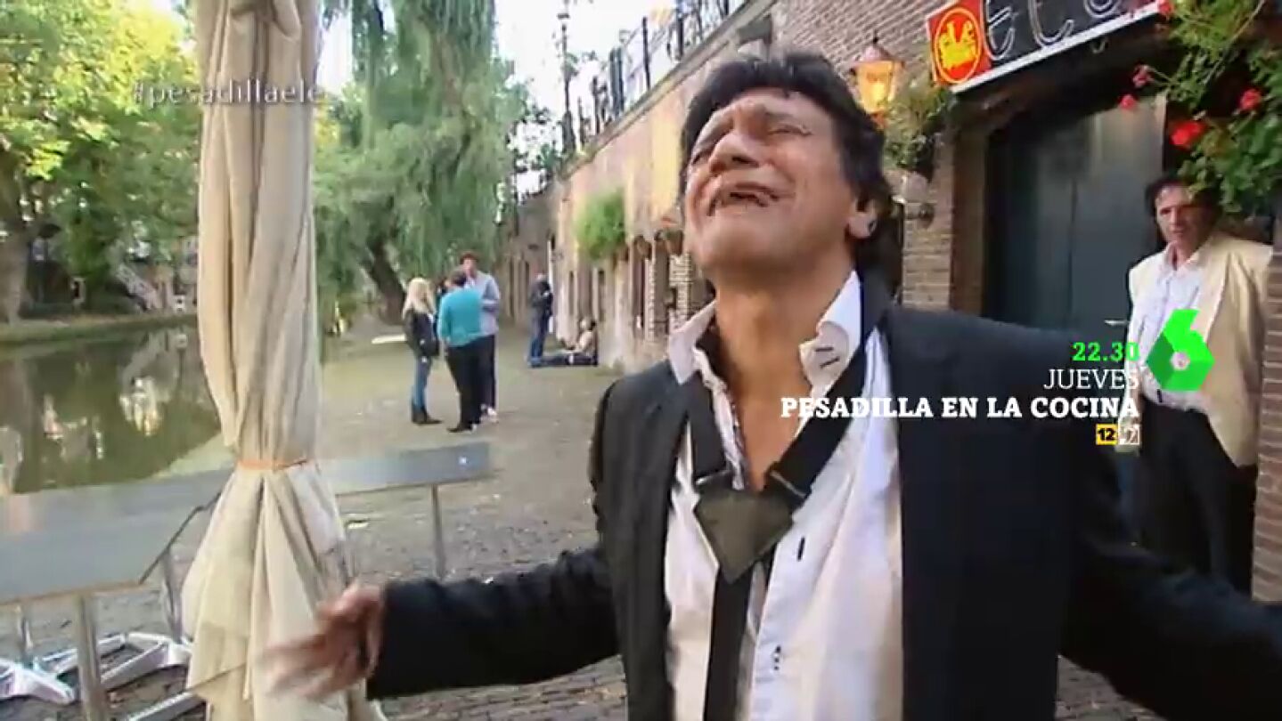 Frame 11.608527 de: Alberto Chicote tira a los canales la guitarra del due&ntilde;o del restaurante: "A tomar por culo"