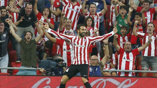 Balenziaga celebrando su primer gol como profesional ante el Sevilla Balenziaga celebrando su primer gol como profesional ante el Sevilla
