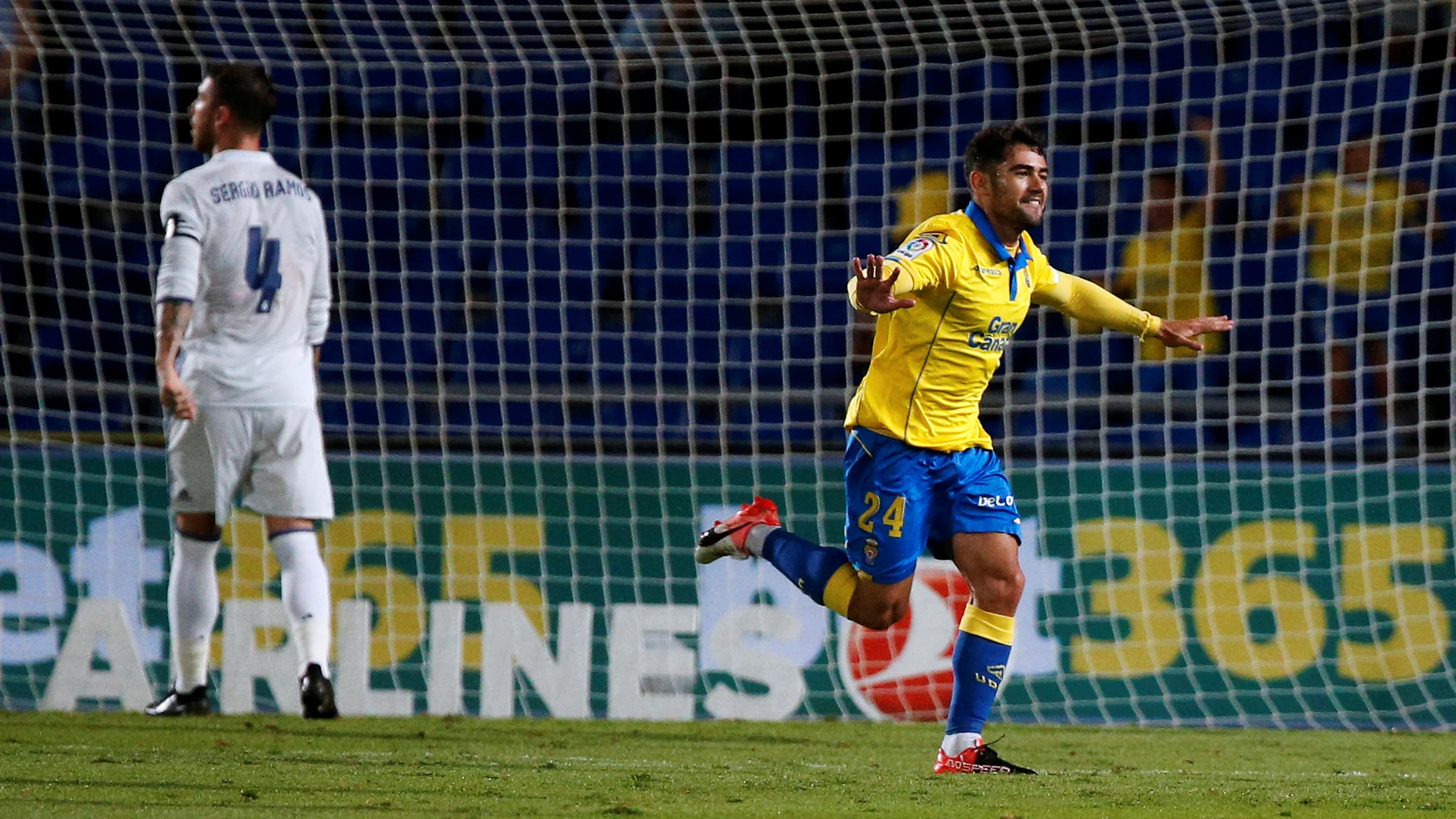 Tana celebra su gol contra el Real Madrid Tana celebra su gol contra el Real Madrid