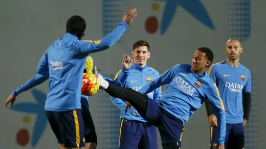 Messi, Neymar y Mascherano, durante un entrenamiento del Barcelona Messi, Neymar y Mascherano, durante un entrenamiento del Barcelona
