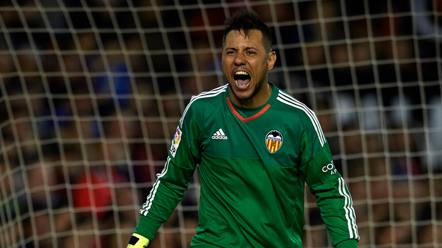 Diego Alves es el portero con m&aacute;s penaltis parados en la historia de la Liga