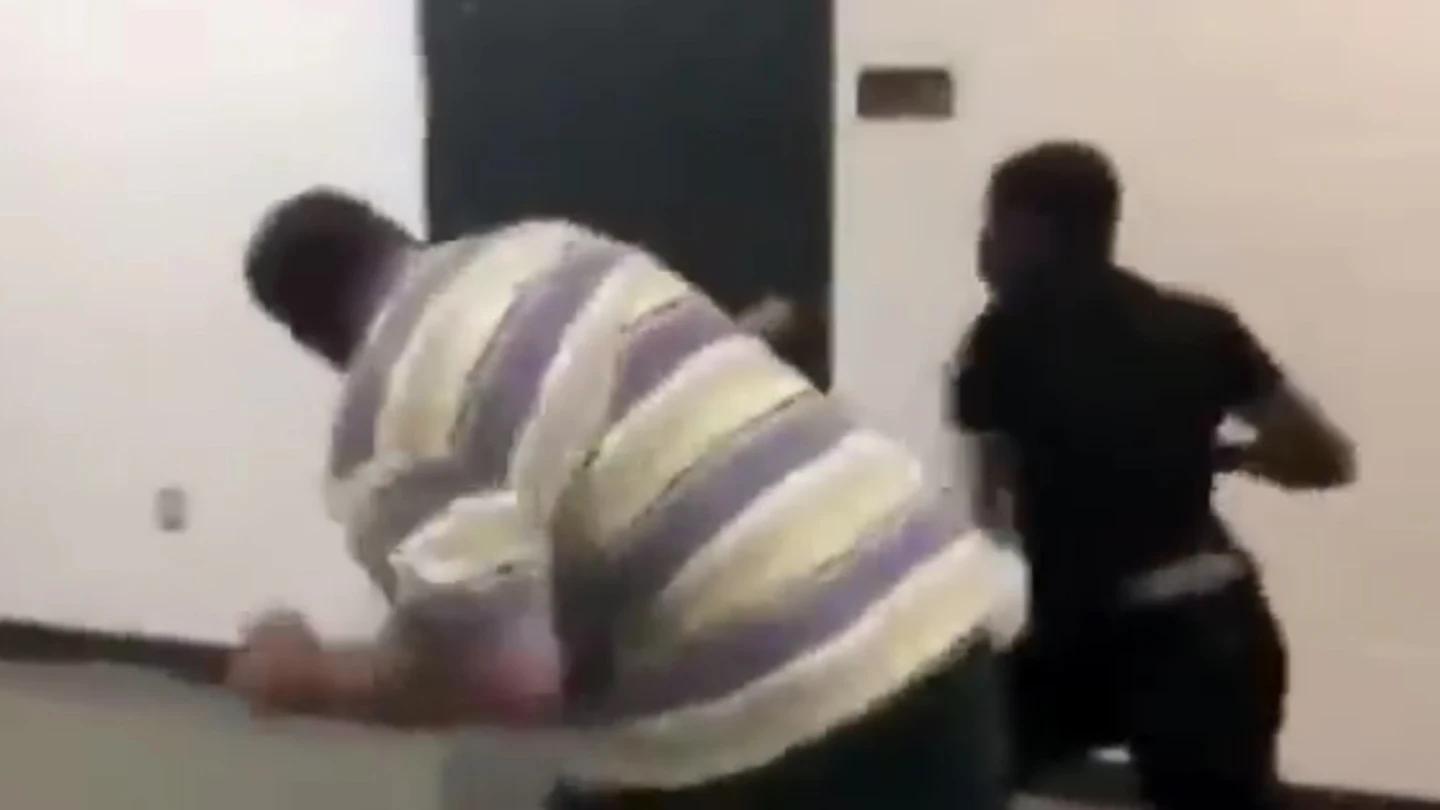 Pelea entre un alumno y un profesor en Philadelphia Pelea entre un alumno y un profesor en Philadelphia