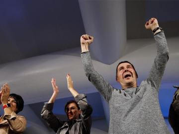 Otegi celebra con euforia el resultado de EH Bildu el 25S Otegi celebra con euforia el resultado de EH Bildu el 25S
