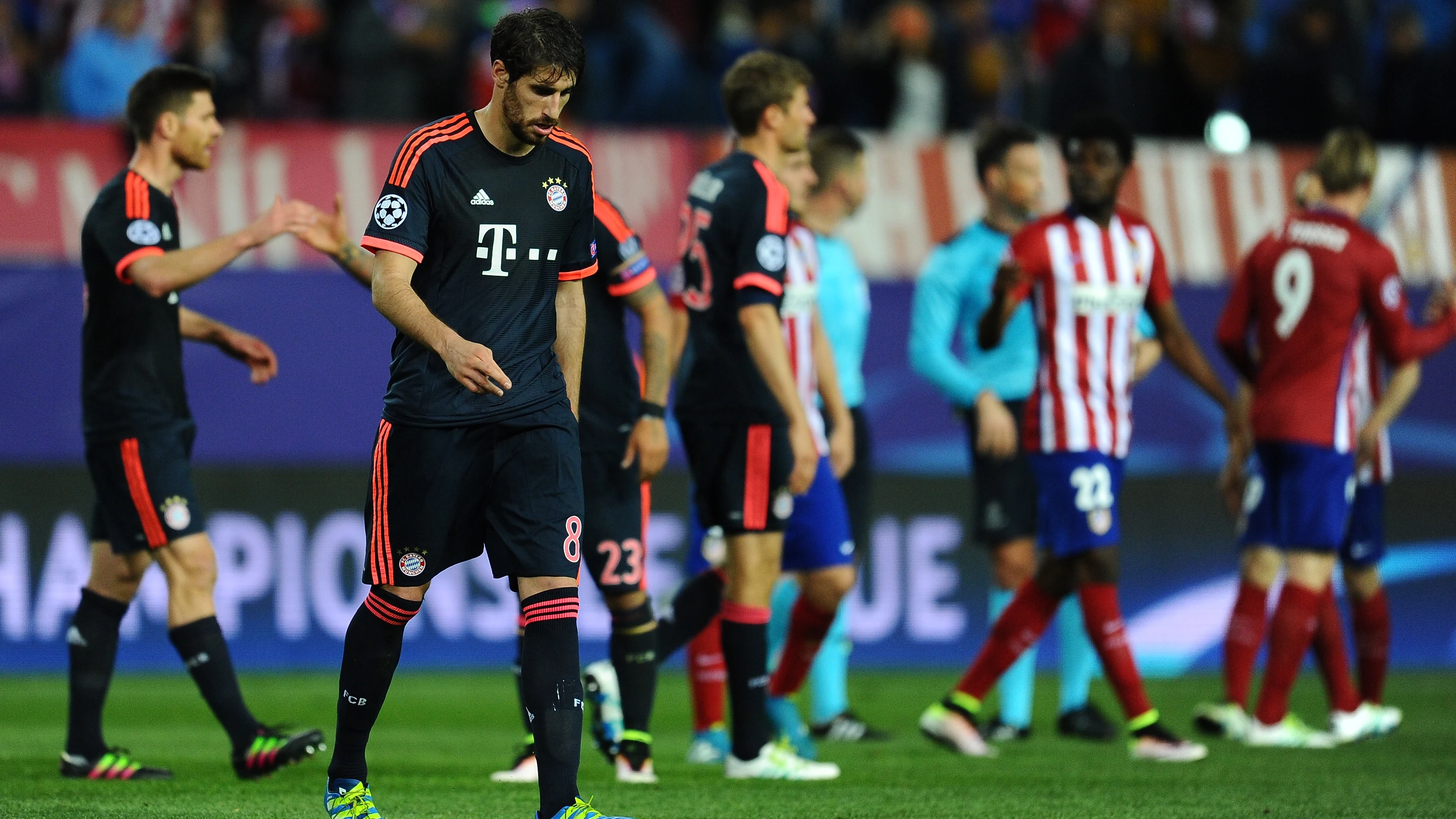 Los jugadores del Bayern, en el duelo de la temporada pasada en El Calderón