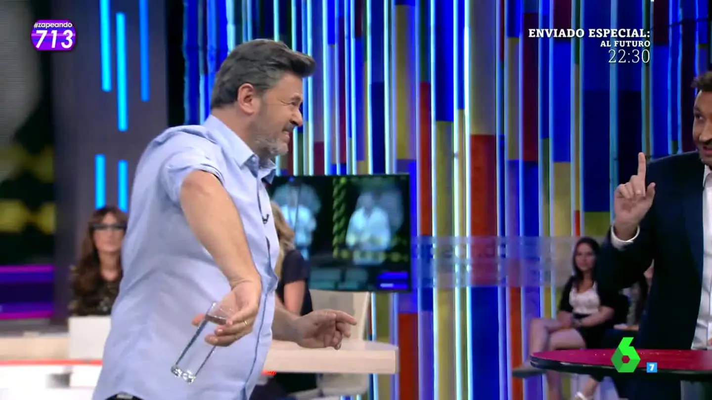 La habilidad con el vaso de Miki Nadal La habilidad con el vaso de Miki Nadal